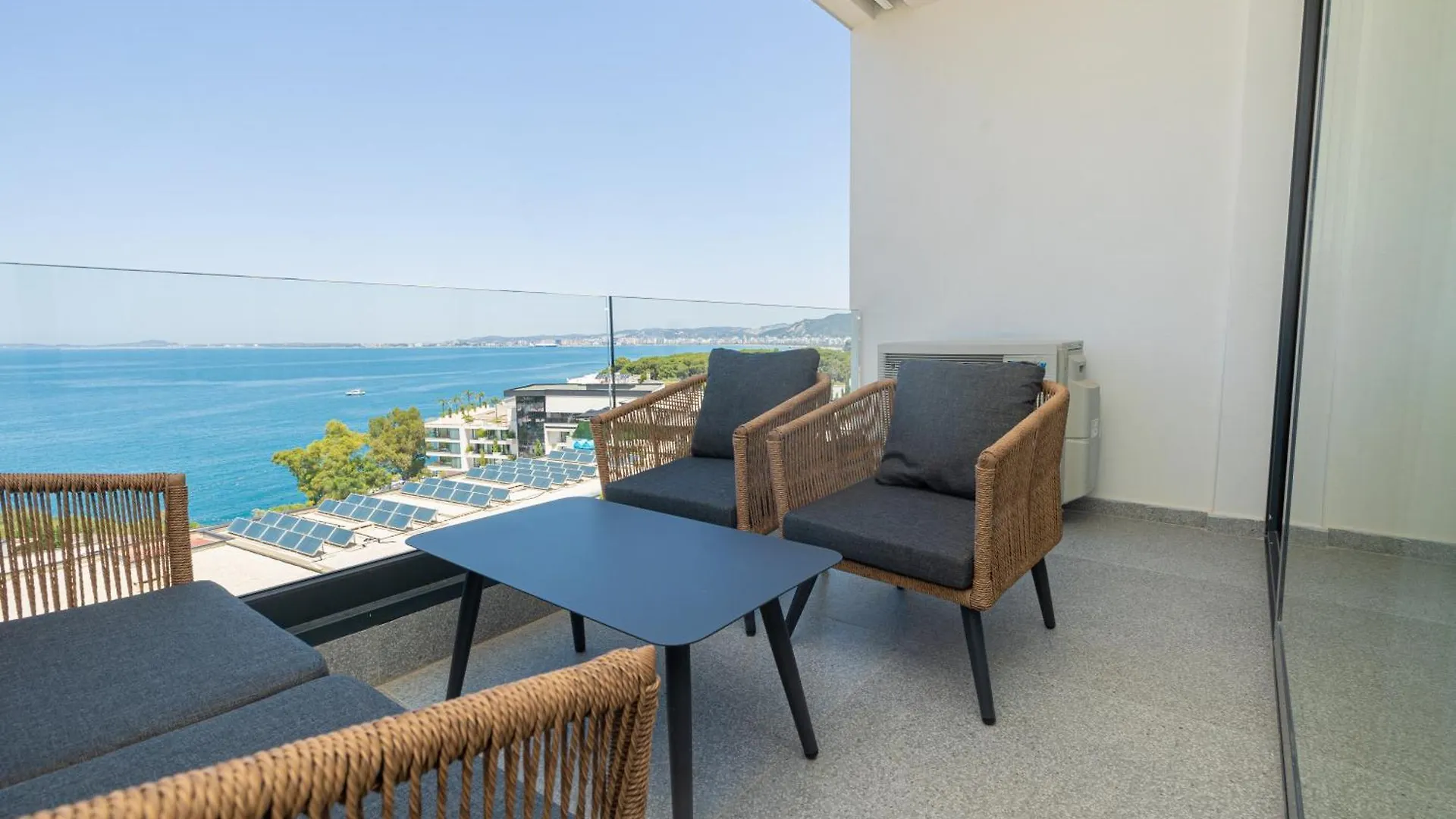 Ameli Luxury Apartment Vlore 0*,  Albania